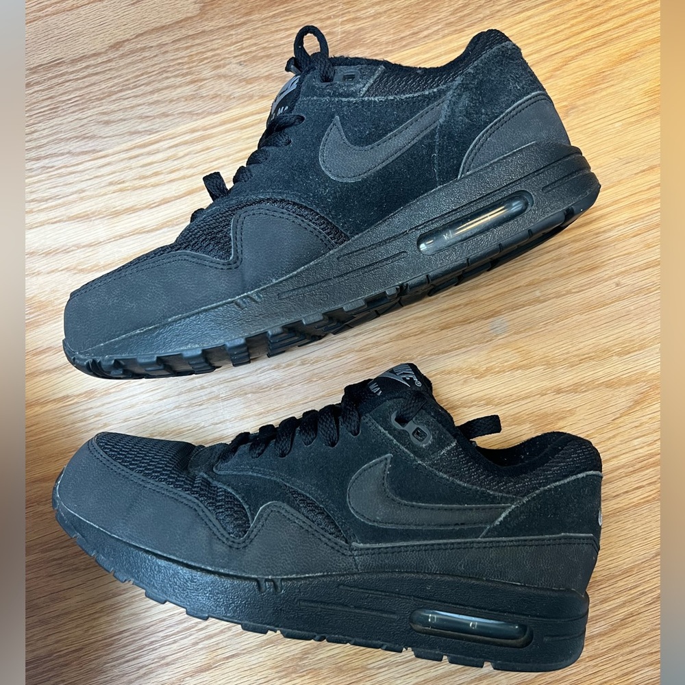 Nike Air Max Sneakers- Black, 8